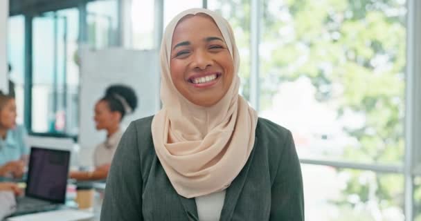 Face Muslim Mindset Business Woman Her Office Work Wearing Hijab — Αρχείο Βίντεο