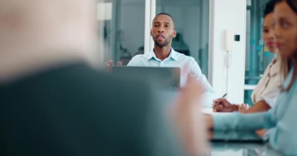 Adamı Dizüstü Bilgisayar Kurumsal Planlama Strateji Veya Fikirlerle Ilgili Toplantı — Stok video