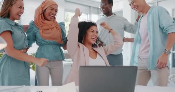 Business People Cheers Success Winner Celebration Hug Applause Team Support — Stockvideo