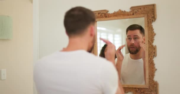 Skincare Couple Face Cream Home Bathroom While Mirror Together Health — Vídeo de stock