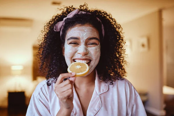Orange Skincare Portrait Woman Eating Bedroom Wellness Grooming Facial Fruit — 스톡 사진
