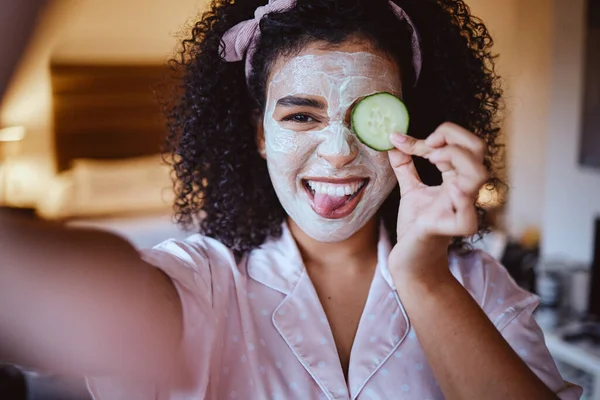 Selfie Portrait Cucumber Skincare Woman Happy Emoji Fun Silly While — 스톡 사진