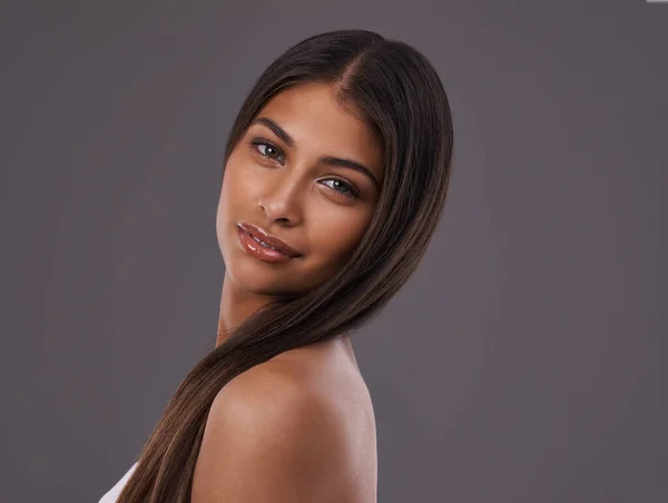 Want Know Haircare Secret Portrait Beautiful Young Woman Posing Studio — Φωτογραφία Αρχείου