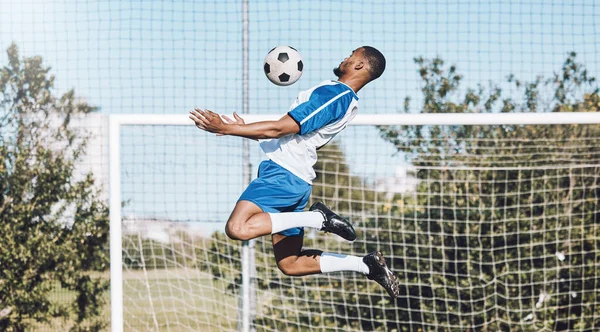 Sports Soccer Man Jump Ball Playing Game Training Exercise Outdoor — Stock Photo, Image
