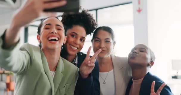 Selfie Amigos Negocios Con Grupo Mujeres Negras Posando Para Una — Vídeos de Stock