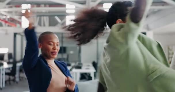 Dança Negócios Celebração Equipe Escritório Dançando Com Sorriso Sentindo Felicidade — Vídeo de Stock