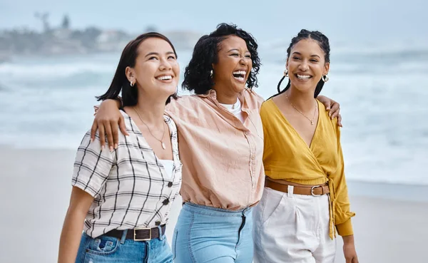 Friends Diversity Beach Hug Walk While Laughing Relax Talking Nature — Stock Photo, Image