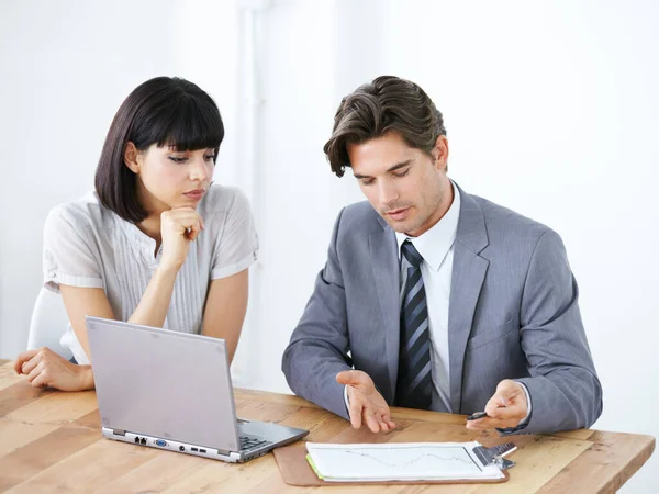 Going Important Stats Together Two Young Executives Having Meeting Office — Stockfoto