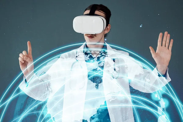 Doktor Hologram Globális Egészségügyi Ellátáshoz Digitális Segítséghez Vagy Életbiztosításhoz Szürke — Stock Fotó