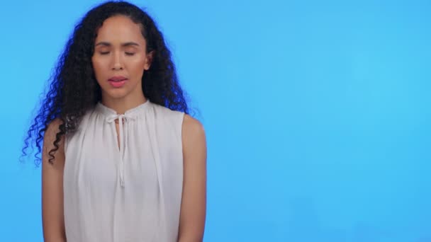 Portrait Doubt Mockup Black Woman Studio Pointing Blue Background Marketing — Stockvideo