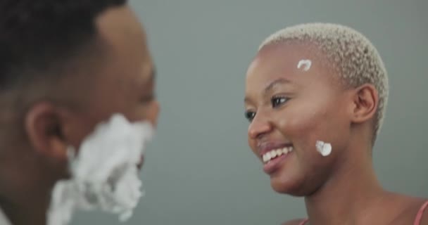 Couple Playful Together Shaving Foam Razor Grooming Hygiene Beauty Happy — Wideo stockowe