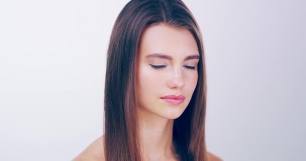 Schoonheid Cosmetica Vrouw Een Studio Met Een Make Wellness Natuurlijke — Stockvideo