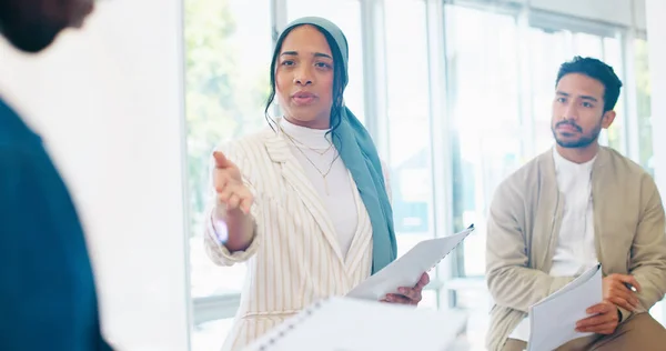 Business Woman Question Mentor Training Workshop Collaboration Diversity Growth Target — Stock Fotó