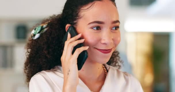 Mulher Negra Telefonema Cara Com Comunicação Negócios Negociação Negócios Telemarketing — Vídeo de Stock