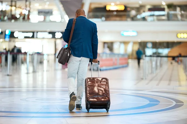 Koffer Luchthaven Zwarte Man Reizen Voor Zakelijke Kansen Internationale Carrière — Stockfoto