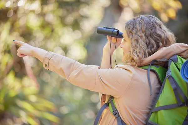 Woman Hiking Forest Binoculars Point Vision Birdwatching Outdoor Adventure Summer — Stok fotoğraf