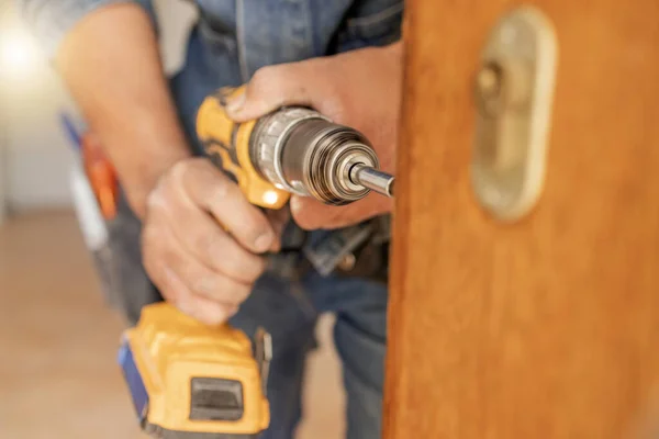 Locksmith Maintenance Handyman Drill Home Renovation Fixing Change Door Locks — Stock Photo, Image