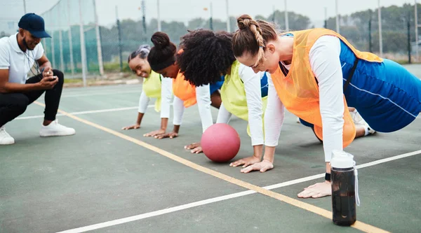 Sports Training Coach Netball Team Practice Floor Push Teaching Fitness — 스톡 사진