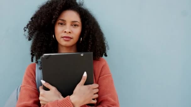 Zwarte Vrouw Afro Notebooks Voor Universitair Onderwijs Universitair Onderwijs Wetenschappelijk — Stockvideo