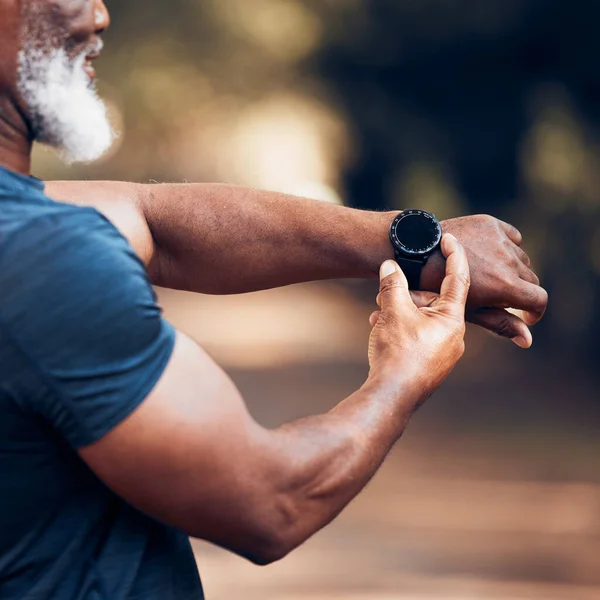 Inteligentny Zegarek Czarny Mężczyzna Ćwiczenia Fitness Mockup Ekranu Aby Sprawdzić — Zdjęcie stockowe