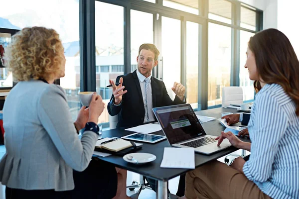Thats Good Three Corporate Businesspeople Working Boardroom — Stock Photo, Image