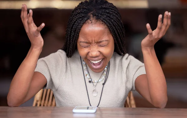 Stress Telefoon Schreeuwen Met Zwarte Vrouw Cafe Voor Glitch Social — Stockfoto