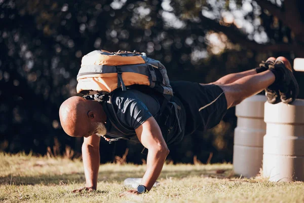 Pushup Sterke Zwarte Man Een Fitness Bootcamp Voor Beweging Training — Stockfoto