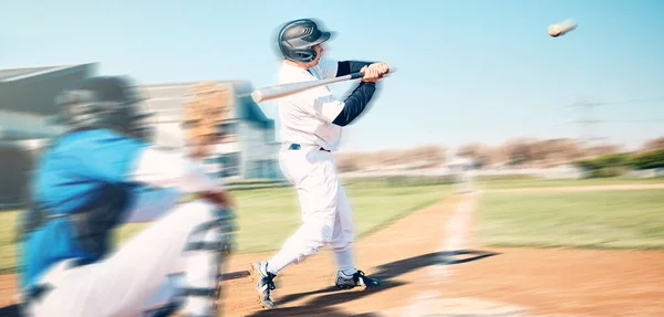 Baseball Pipistrello Atleta Swing Palla Veloce Campo Sportivo All Aperto — Foto Stock