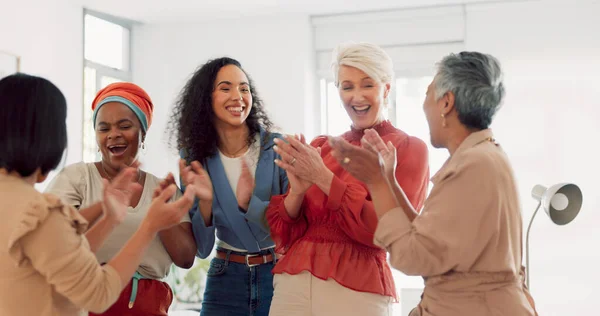 Бізнес Команда Святкування Жінка Високі Ять Офісних Команд Успіху Мотивацією — стокове фото