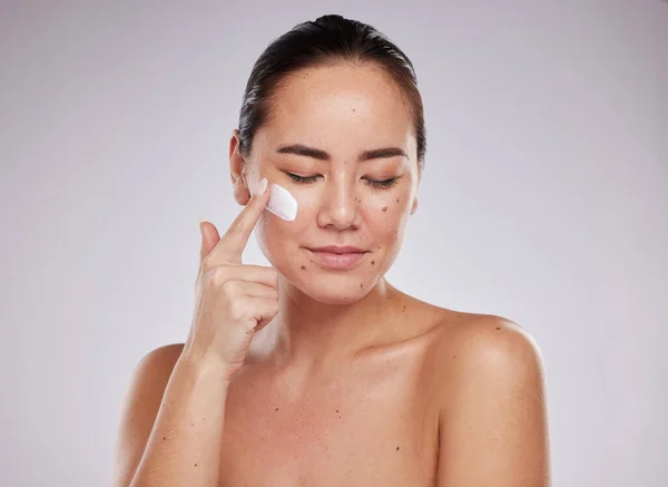 Huidverzorging Schoonheid Gezichtscrème Voor Vrouw Studio Voor Wellness Verzorging Cosmetica — Stockfoto