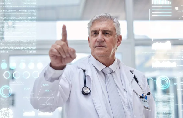 Cyfrowy Opieka Zdrowotna Dojrzały Lekarz Ekranem Dla Sieci Medycyny Hologram — Zdjęcie stockowe