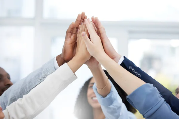 Sucesso Cinco Altos Trabalho Equipe Com Mãos Empresários Para Comunidade — Fotografia de Stock