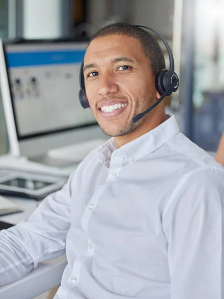 Zwarte Man Call Center Portret Glimlach Door Computer Voor Advies — Stockfoto