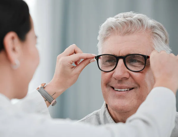 Optometría Oftalmología Gafas Ajuste Optometrista Paciente Adulto Mayor Cliente Feliz — Foto de Stock