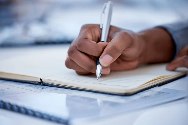 Negócios Homem Negro Mãos Escrevendo Caderno Diário Ideias Estratégia Planejamento — Fotografia de Stock