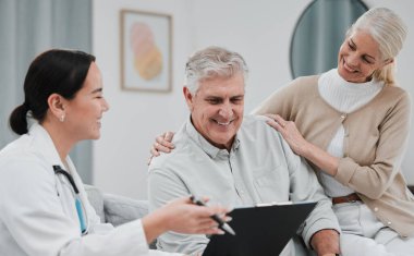 Hemşire, yaşlı bir çiftle sağlık hizmeti ve planlama, bir tıp uzmanıyla konuşuyorlar. Tıbbi, sigorta ya da hayat sigortası yetişkin bir erkek ve kadının bir tıp uzmanıyla buluşmasını kapsıyor..