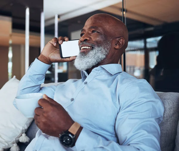 Кофе Расслабиться Черный Человек Телефону Связи Сетей Планирования Счастливый Разговорчивый — стоковое фото