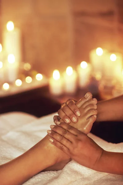 Levez Les Pieds Détendez Vous Une Femme Bénéficiant Massage Des — Photo
