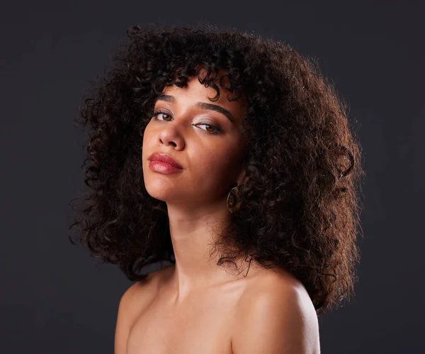 Retrato Maquiagem Beleza Por Mulher Negra Estúdio Para Glamour Tratamento — Fotografia de Stock