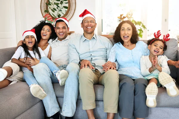 Natal Retrato Sorriso Grande Família Sofá Casa Sala Estar Colagem — Fotografia de Stock