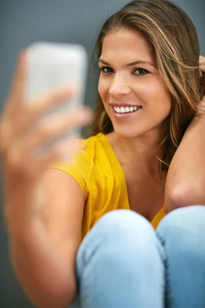 Selfie Young Woman Taking Selfie Gray Background — Stock Photo, Image