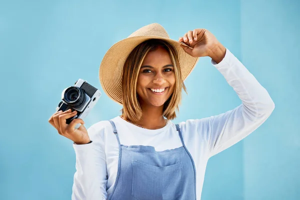 Happy Kamera Und Fotograf Mit Frauenporträt Für Kreative Retro Und — Stockfoto