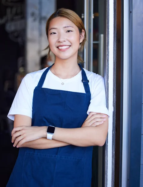 Bienvenida Cafetería Retrato Mujer Asiática Puerta Para Confidente Camarera Emprendedora —  Fotos de Stock