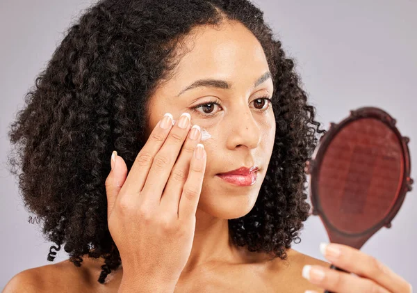 Face Skincare Cream Black Woman Mirror Studio Isolated Gray Background — Stock Photo, Image