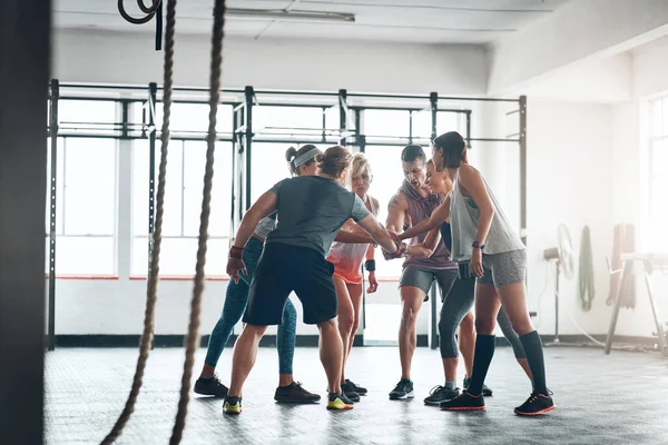 Opname Van Een Fitnessgroep Die Traint Sportschool — Stockfoto
