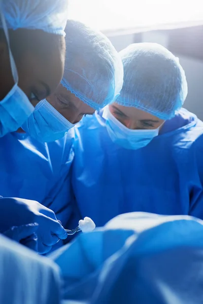 Colpo Gruppo Chirurghi Che Lavorano Paziente Sala Operatoria — Foto Stock