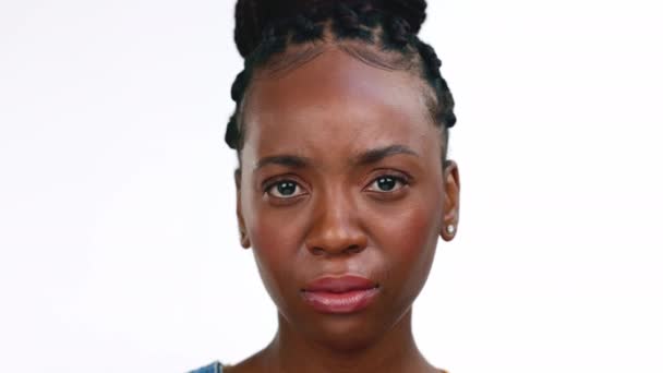 Mulher Negra Cara Triste Com Saúde Mental Depressão Isolada Fundo — Vídeo de Stock