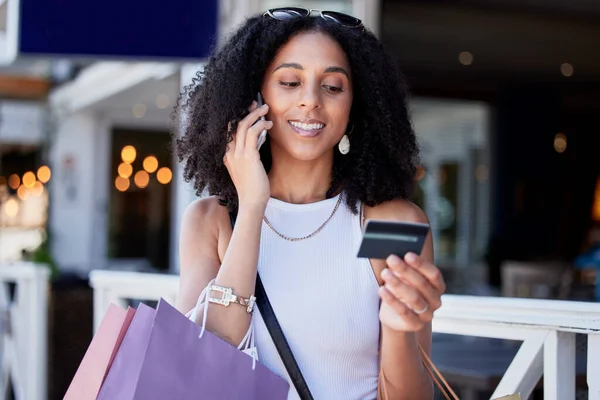 Alışveriş Telefon Görüşmesi Kredi Kartı Ekommersi Bilgi Doğrulama Olan Bir — Stok fotoğraf