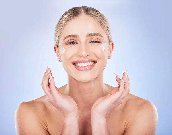 Portrait Face Skincare Woman Cream Studio Isolated Blue Background Dermatology — Stock Photo, Image