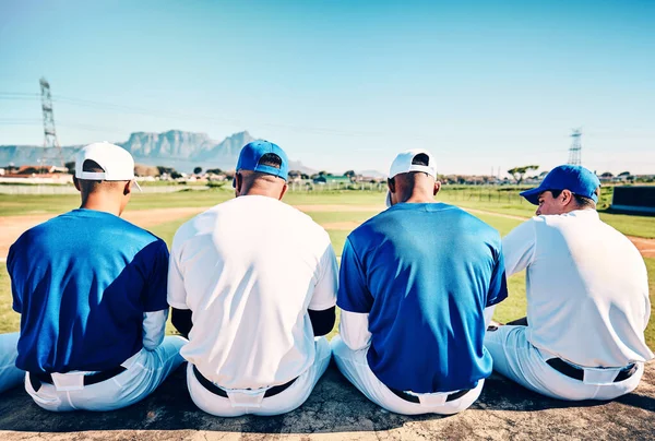 Baseballový Tým Sportovní Atlet Komunikace Muži Fitness Posezení Relaxovat Před — Stock fotografie